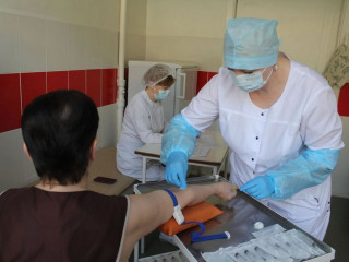 «Здоровье женщины — здоровье нации»: на Добрушском фарфоровом заводе организовали медицинскую акцию